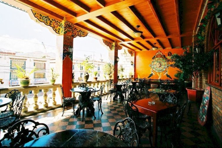 Yak Hotel 3* в Тибет Китай ✅. Забронировать номер онлайн по выгодной цене в Yak Hotel 3*. Трансфер из аэропорта.