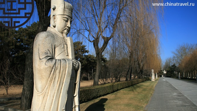 Могилы 13 императоров династии Мин - фото 3
