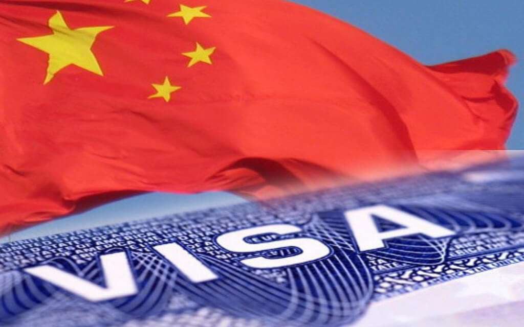 Китай возобновляет прием студенческих и деловых виз