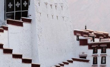 Красный и Белый дворцы