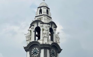 Городская ратуша и мемориал