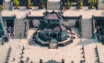 Гробница короля Кхай Динь