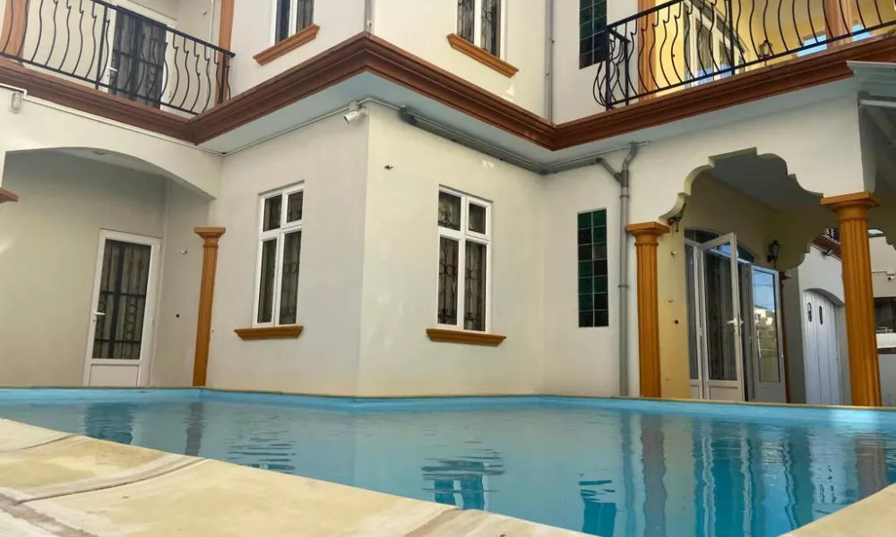 Luxury 6-bedroom Villa Near sea Flic en Flac