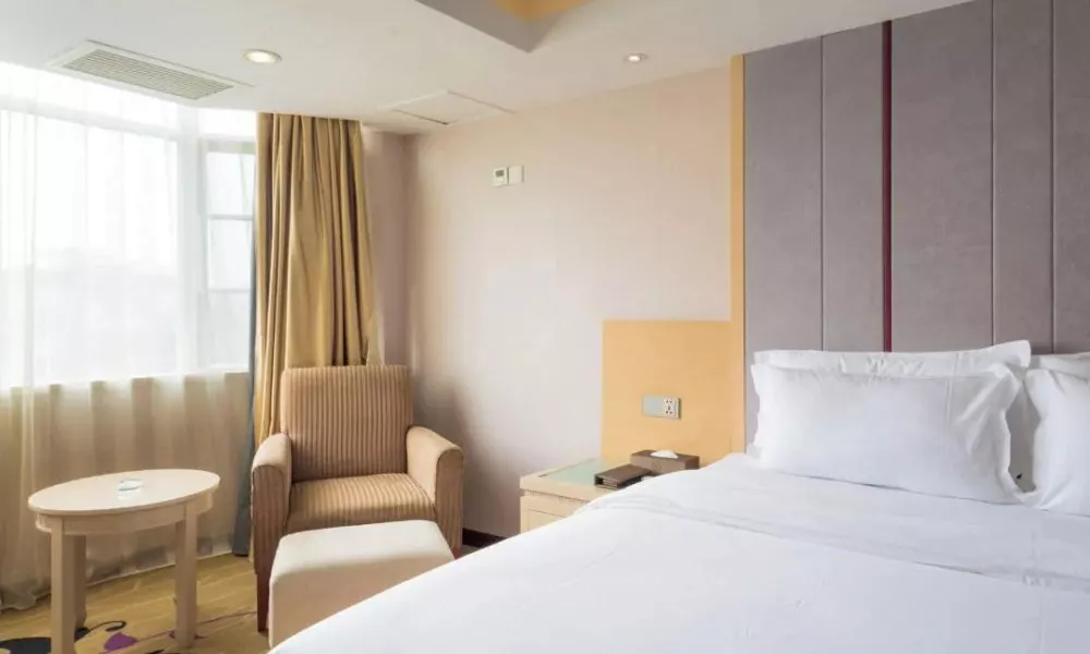 Lai Fung Hotel Sun Kong East MTR station, фото 2