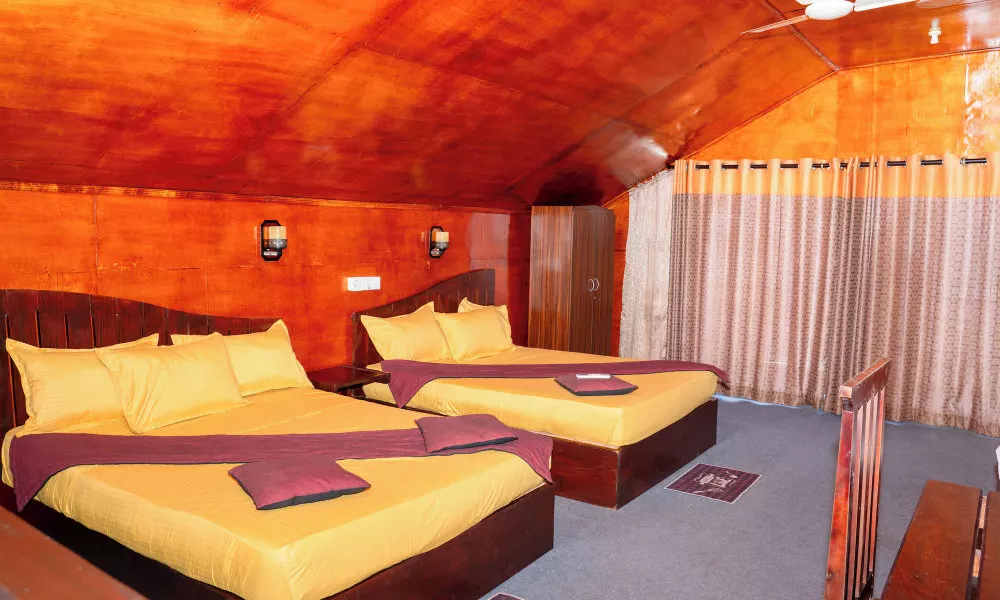 Golden Beach Hotel & Restaurant