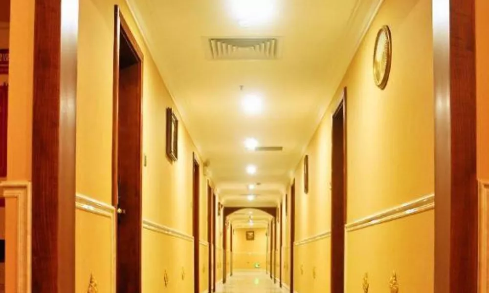 LINCOLN CARNIVAL HOTEL, фото 5