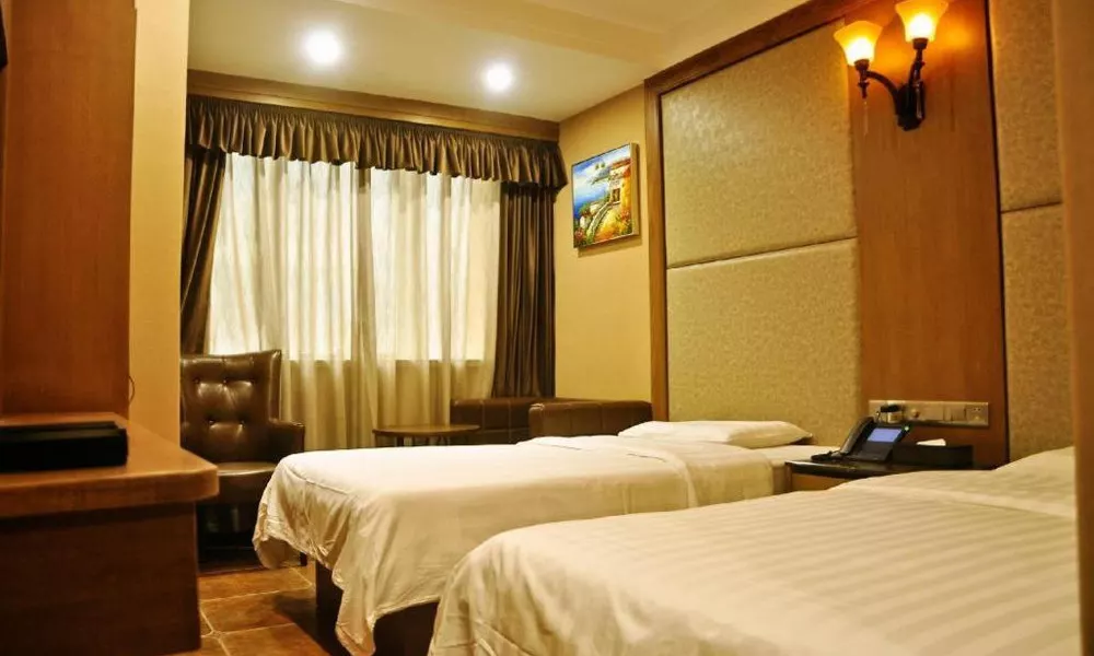 LINCOLN CARNIVAL HOTEL, фото 3