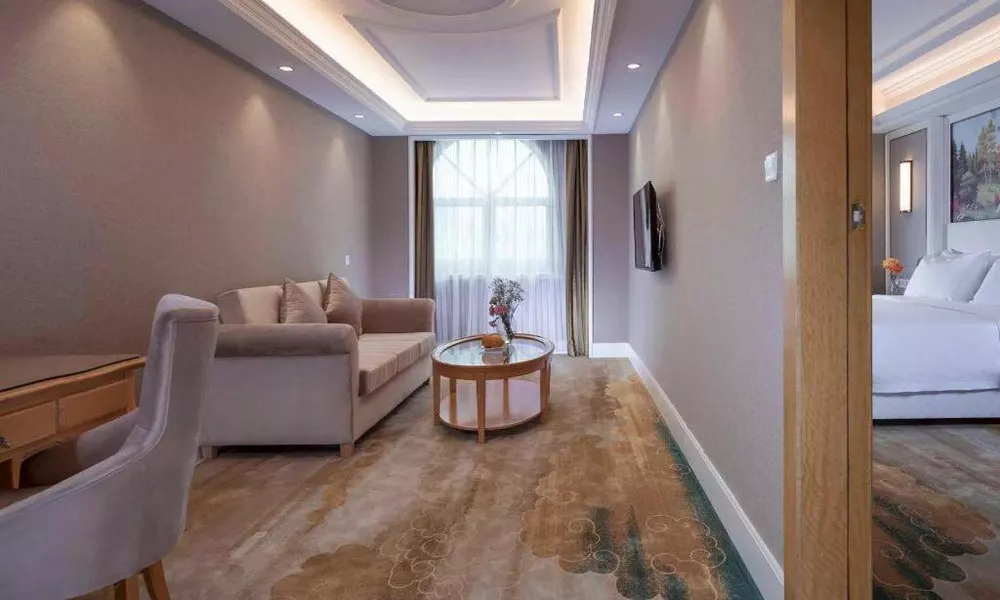 Vienna Hotel Shenzhen Pingdi Huancheng South Road
