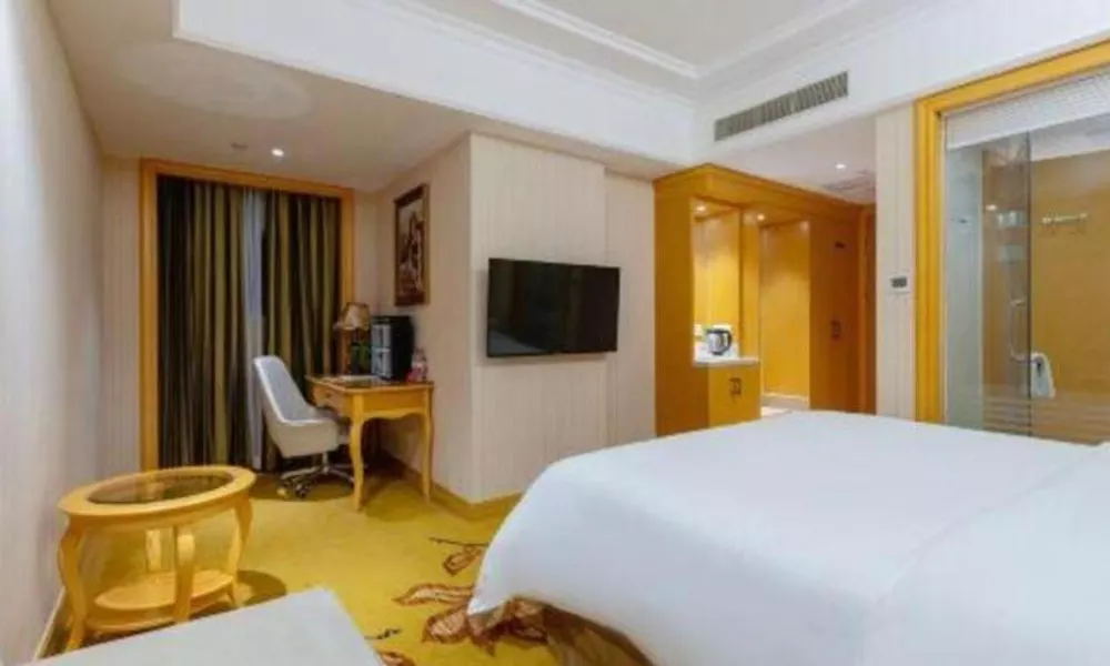 Vienna Hotel Shenzhen Qinghu Metro Station