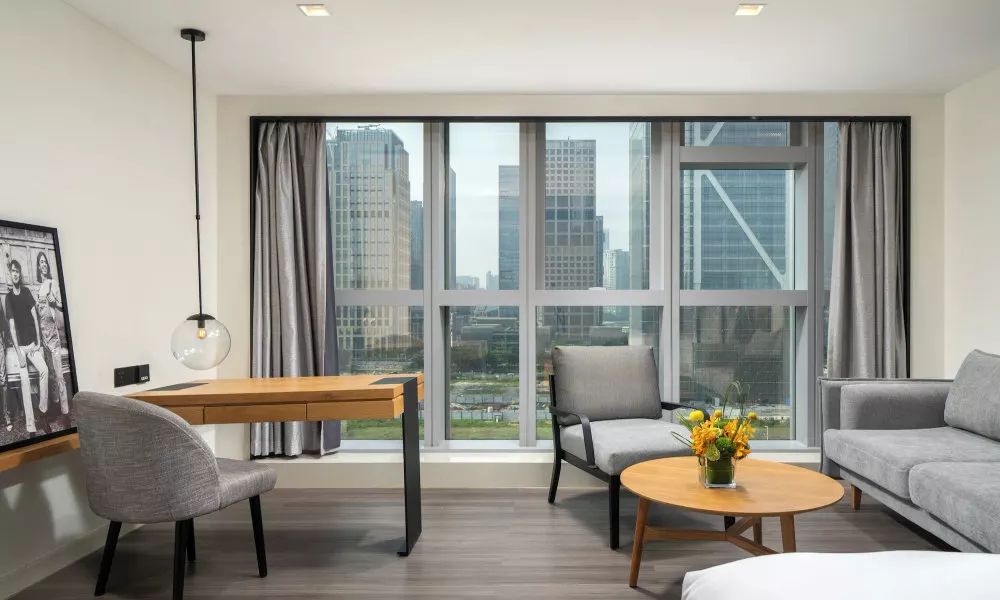 UrCove by Hyatt Guangzhou Tower Pazhou Exhibition Center - Complimentary Shuttle Bus between hotel t, фото 2