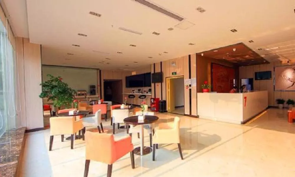 7 Days Premium Hotel Chongqing Yangjiaping Pedestrian Street Centre Branch, фото 3