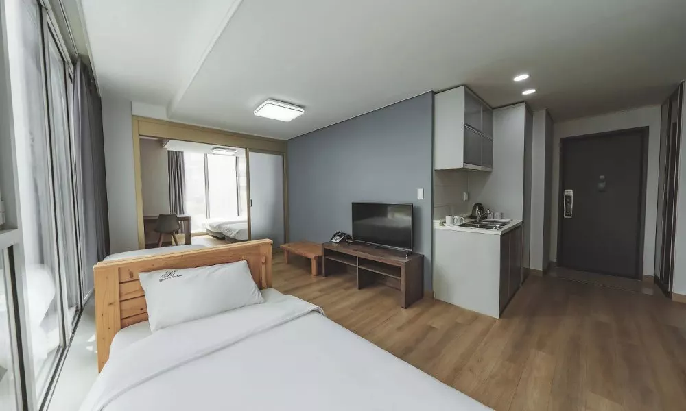 Brown Suites Hotel Sinchon Central, фото 2