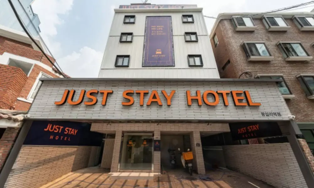 Just Stay Hotel