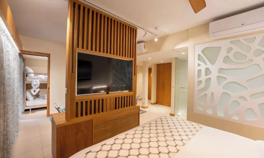 Ocean's Creek Beach Hotel, фото 2