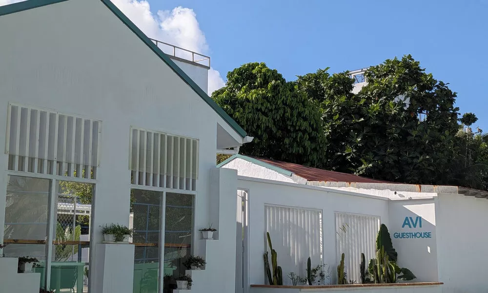 Avi Guest House