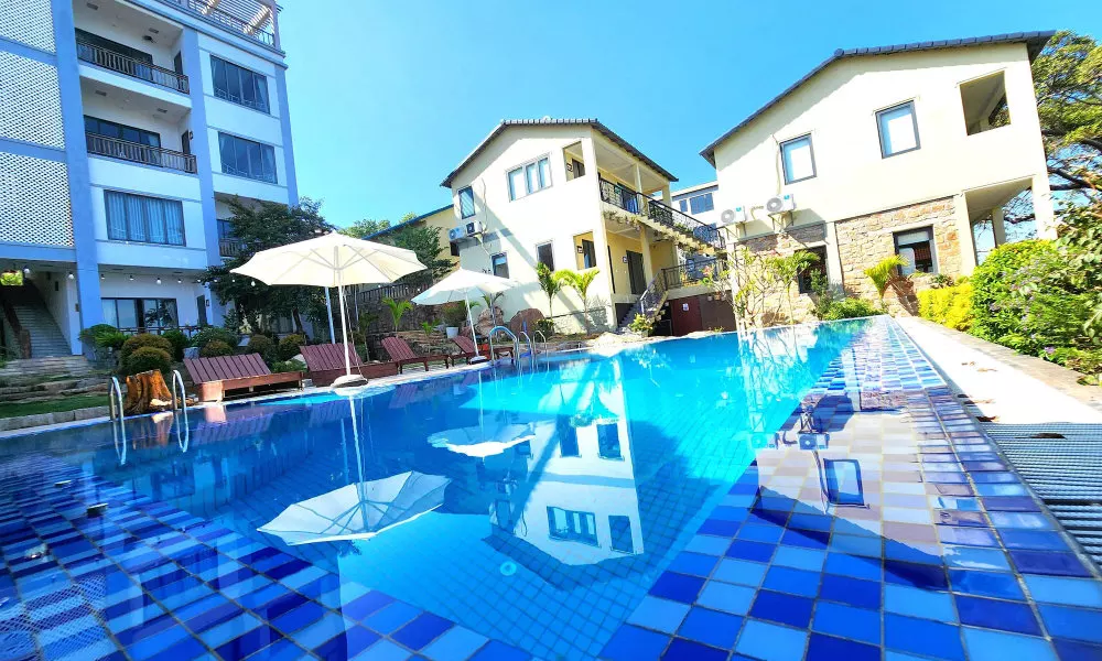 Sunny Shore Resort