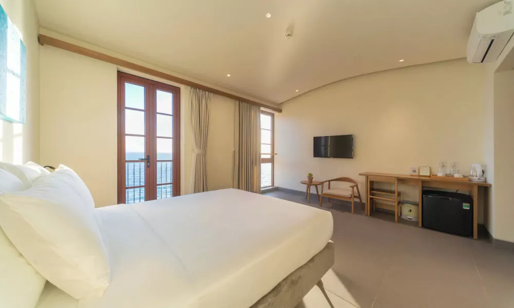 SOLANA Hotel Sunset Town Phu Quoc