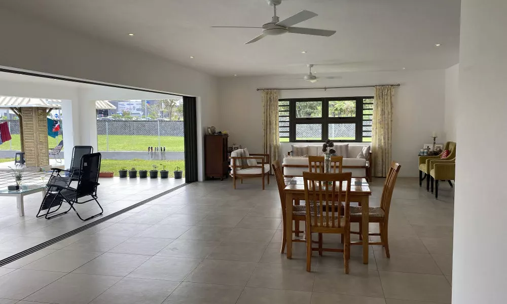 Charming 4-bed Villa in Beau Vallon, фото 5