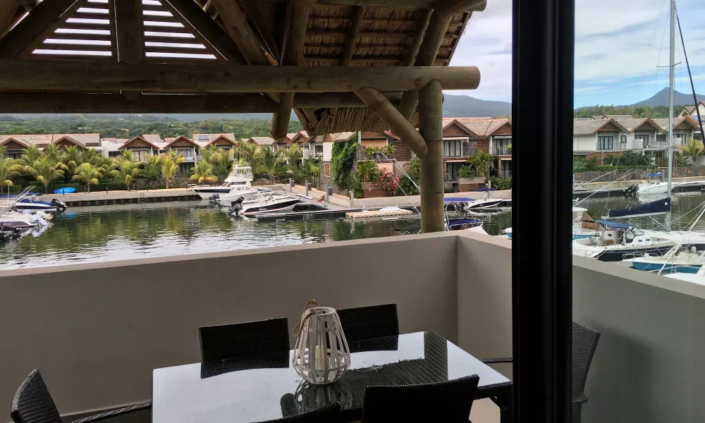 Immaculate Two Beds Luxury Marina Apartment, фото 4