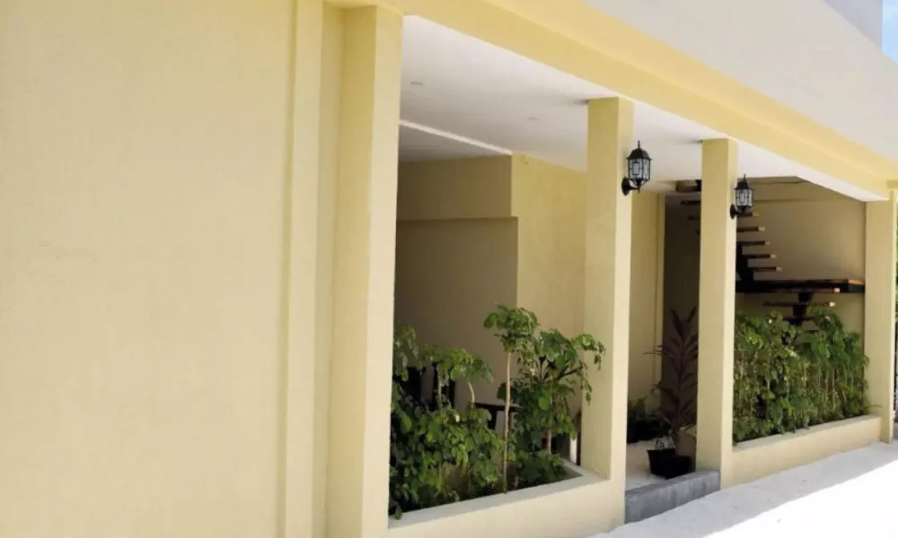 Dhiffushi Tourist Hotel