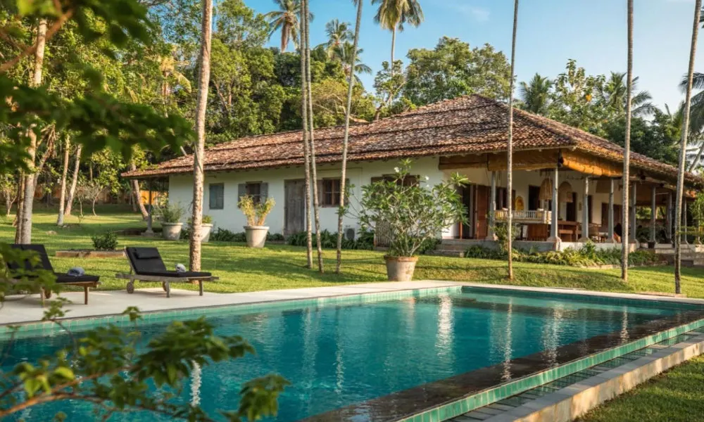 Antique Dutch Period Country House With Far Reaching West-facing Views