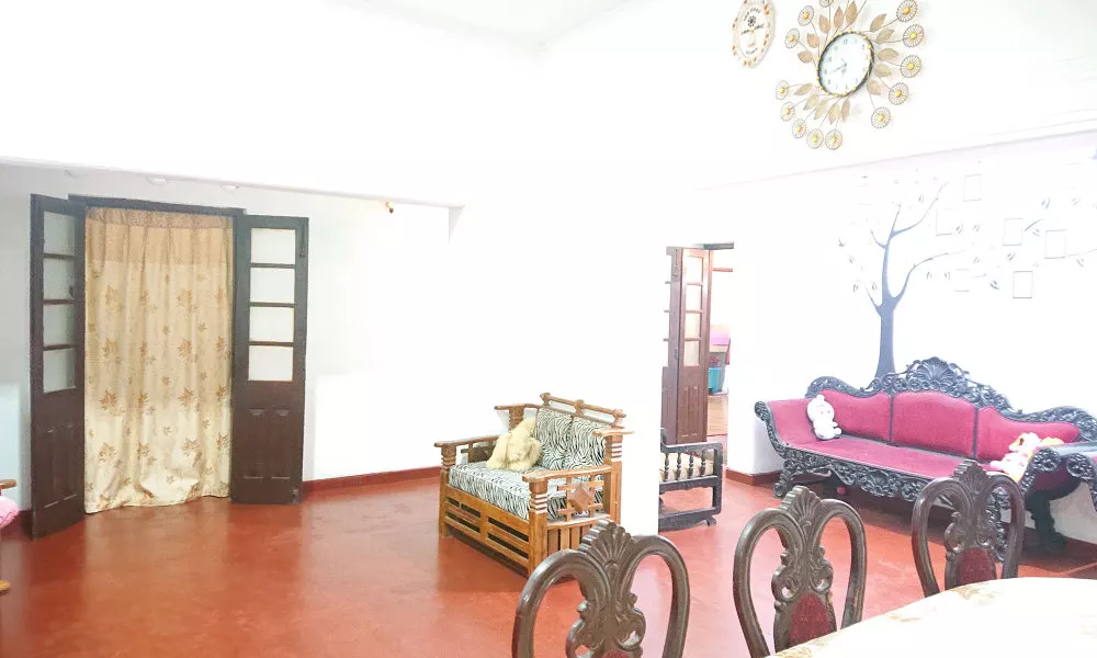 More Attractive Wonderful 1950 Mid-century Home With Another Newly Built House, фото 2