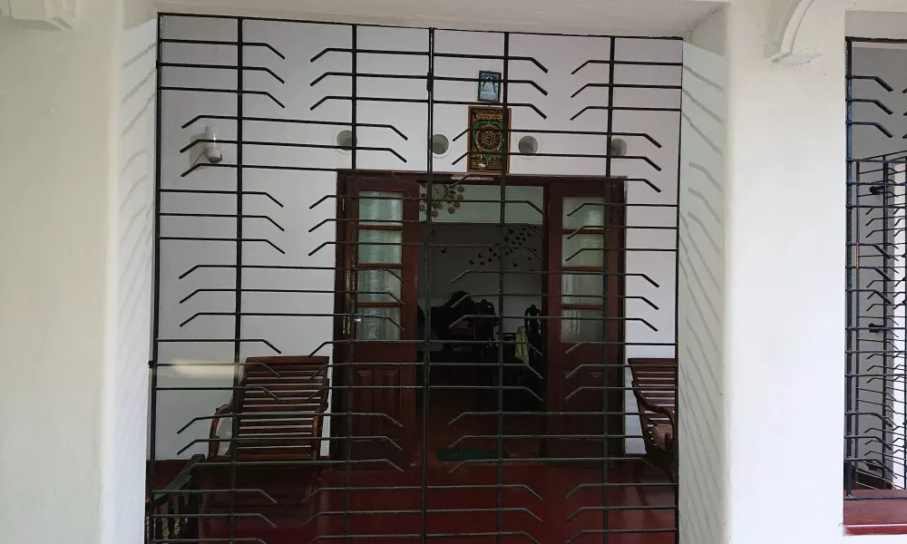 More Attractive Wonderful 1950 Mid-century Home With Another Newly Built House, фото 3