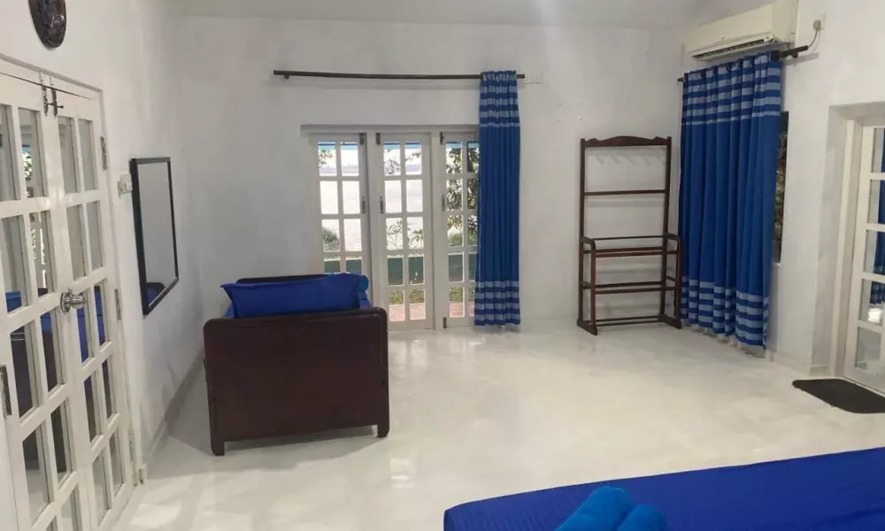 Shore Beach Villa, фото 2
