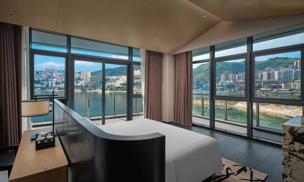 Hualuxe Chongqing Wushan by IHG, фото 4