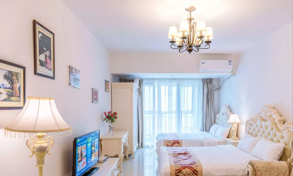 She & He Apartment Yitong Branch