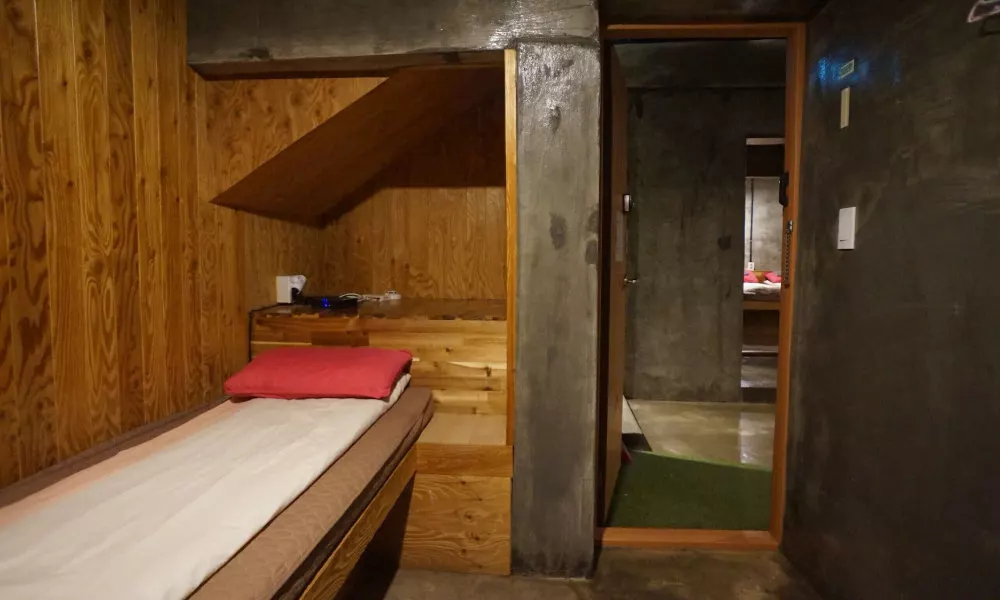 Guesthouse H