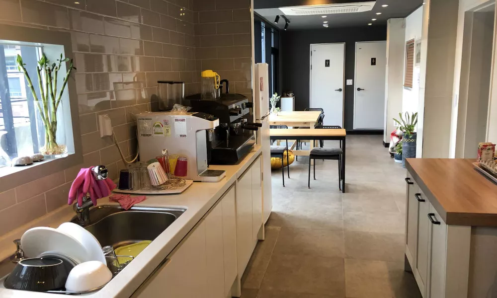 YH GuestHouse - Hostel, фото 3