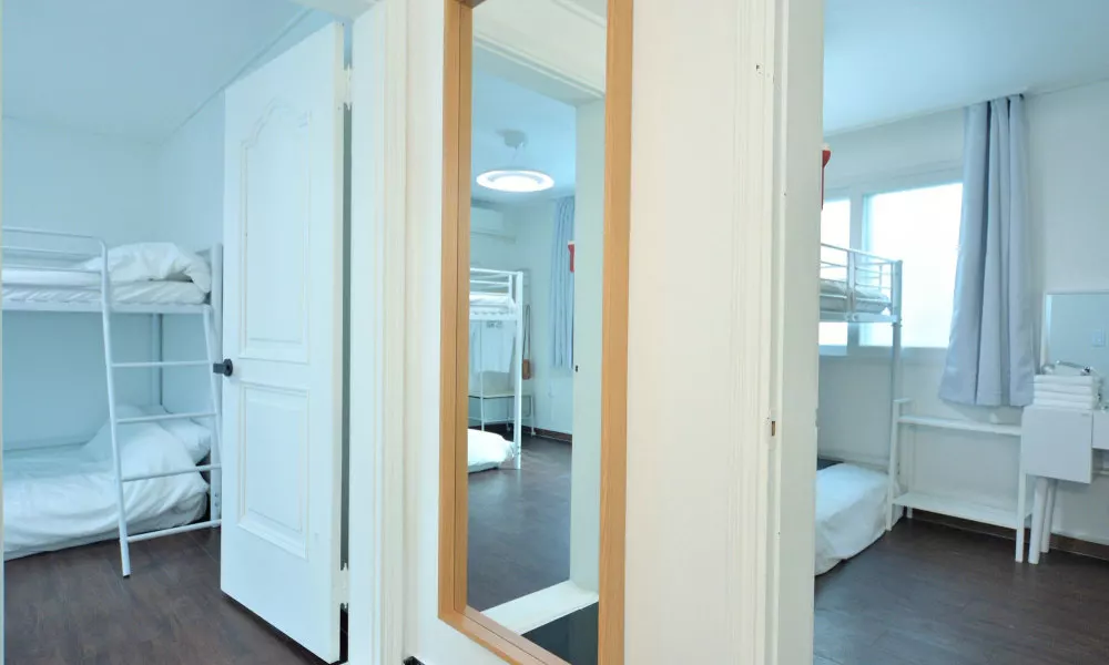 Jerry Blossom - Hostel, фото 3