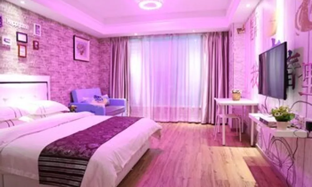 Yicheng Hotel East Railway Station