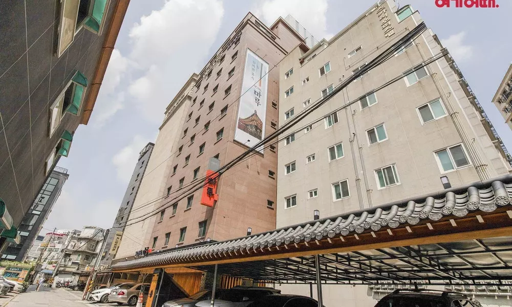 MARU HOTEL
