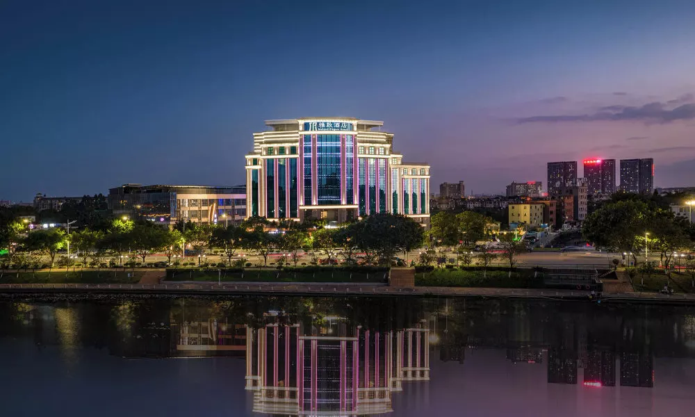 Guangzhou Elegant International Hotel Panyu Square Metro Station Branch - Free Shuttle Bus to Canton