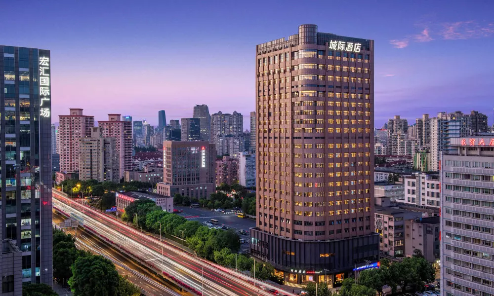 Intercity Shanghai Xujiahui - Free Minibar and near Yishan Road Metro Station
