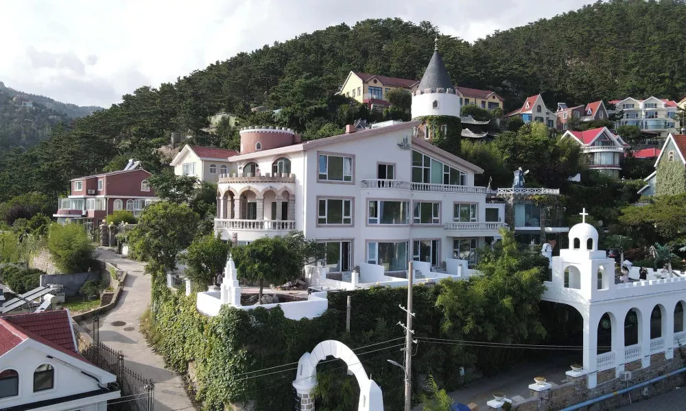 Laoshan Swan Castle Vacation Garden B&B, фото 5