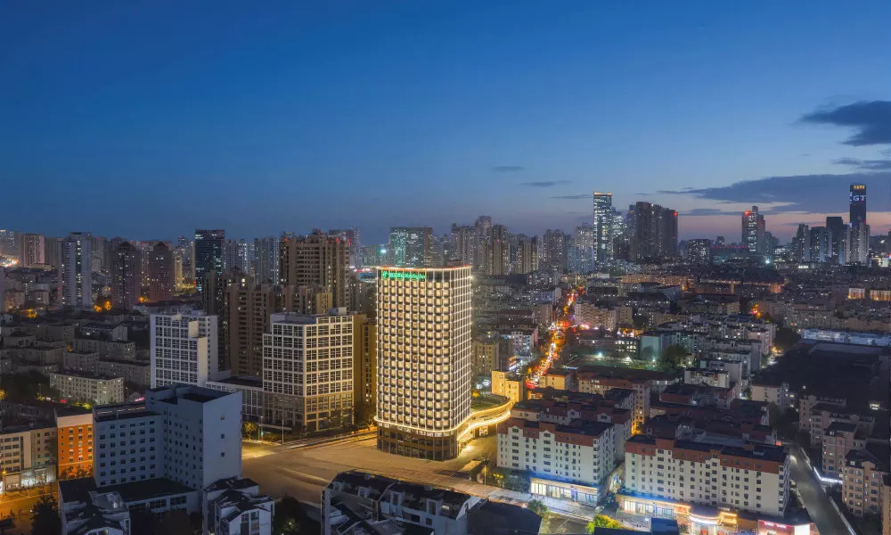 Holiday Inn Qingdao Downtown by IHG, фото 3