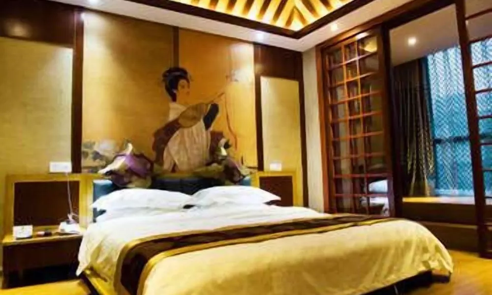 Home Inn Hotel