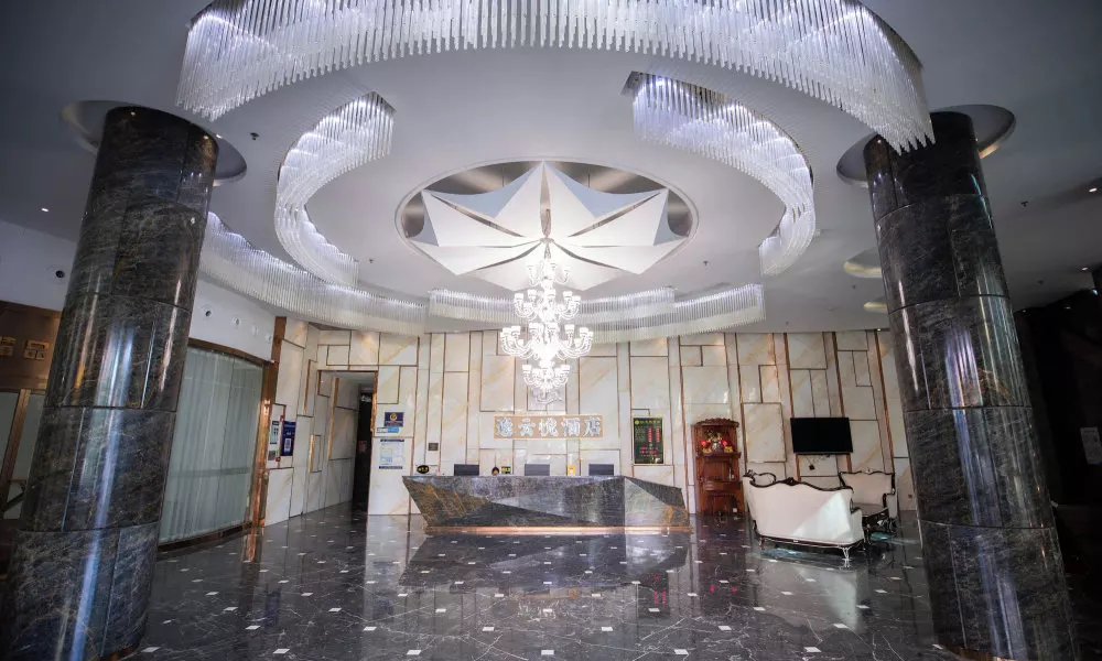 CloudEase International Aparthotel