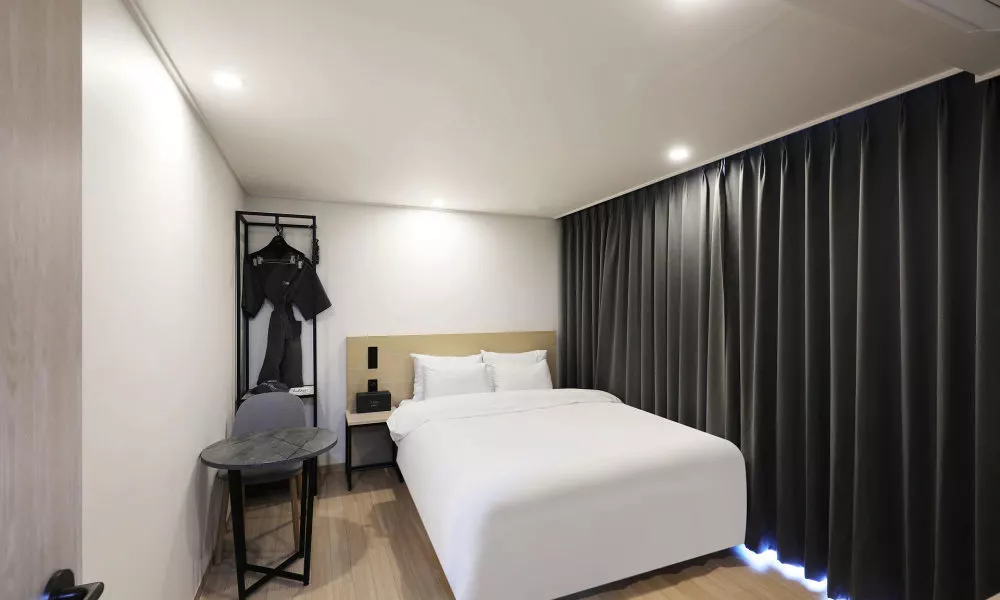 J-Bay Tourist Hotel