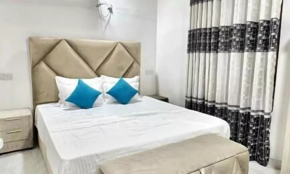 Jay Lux Apartments Negombo