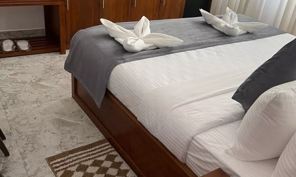 inner pease hotel