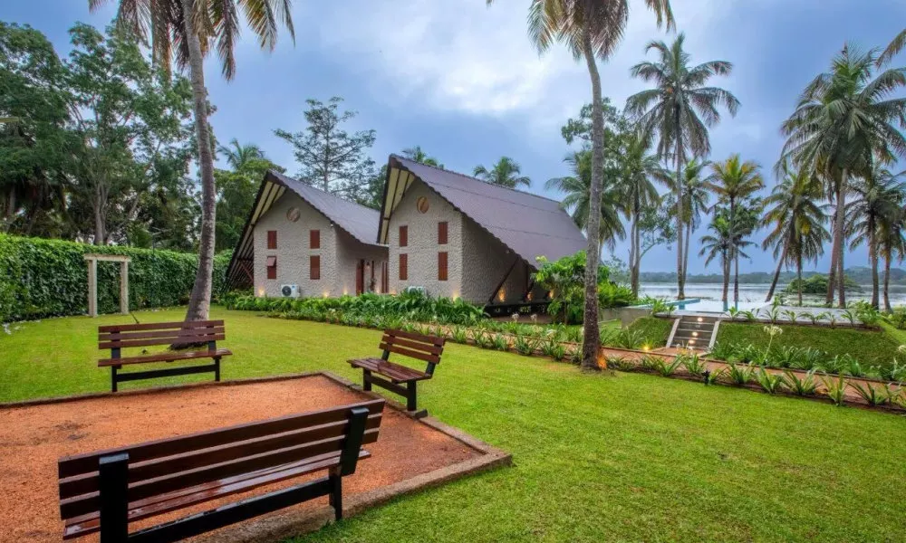 Avora Lake Villas