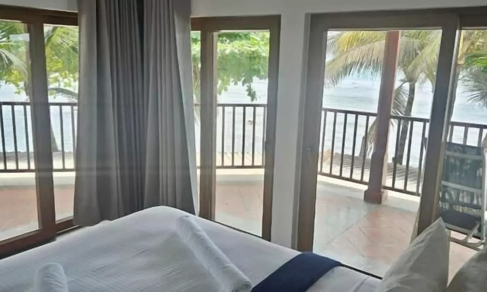 LIV - Unawatuna Beachfront Studio