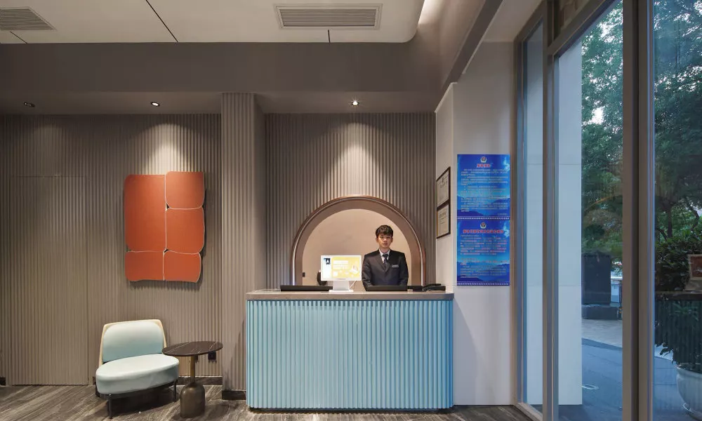Beijing Mooncome Hotel
