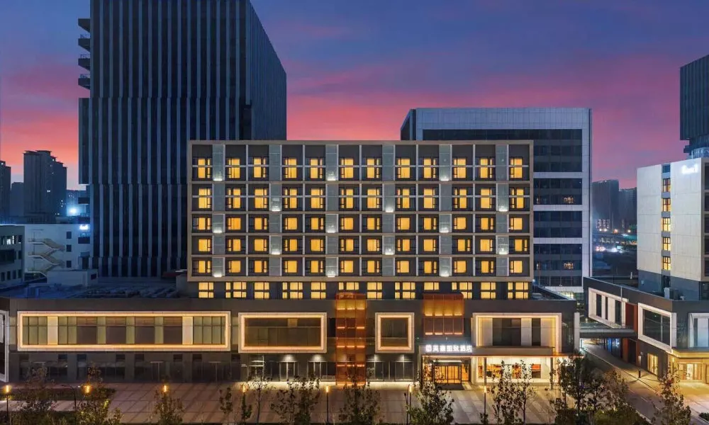 MEHOOD LESTIE Hotel(Xi'an Xixian Wuyue Plaza Afanggong South Metro Station Store)