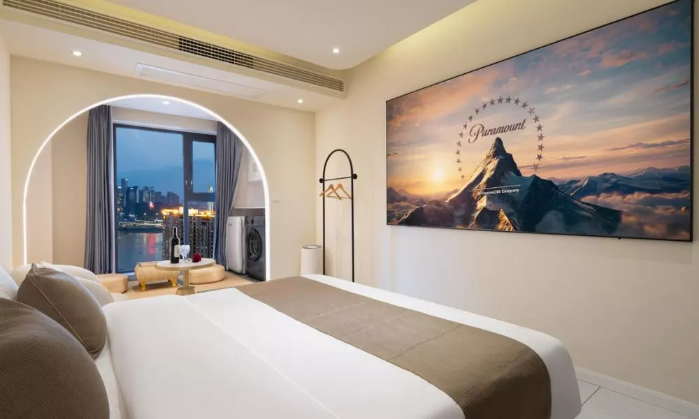 J&H Invis High Rise Panoramic Art Hotel, фото 4