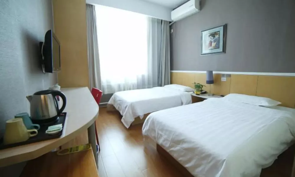 Sicily Hotel - Beijing Railway Station Temple of Heaven Dongmen Subway Station
